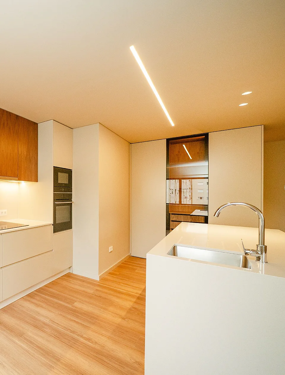 Cozinha com ilha · PROJota Remodelações